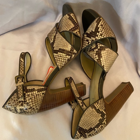 Levity leather upper brown snakeskin shoe size 81/2 - Picture 6 of 6